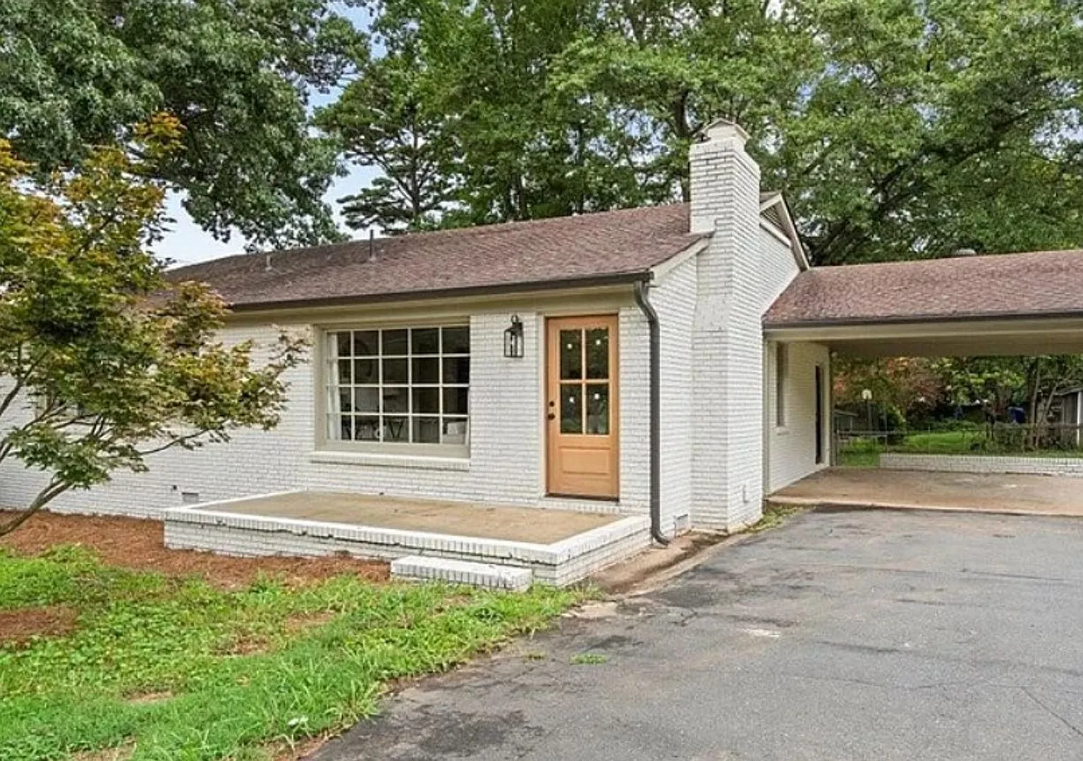 Beautifully Renovated Home with Designer Finishes & Fenced Backyard — Photo 3