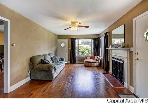 3rd image of 1001 W Market St