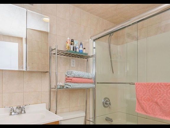 5th image of 2816 30th St APT 2