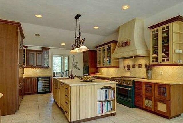 1st image of 18536 Saratoga Los Gatos Rd