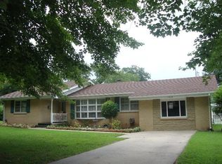 1918 N 9th St, Independence, KS 67301