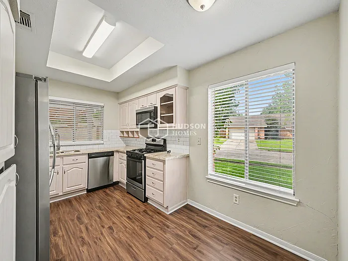 9127 Cypress Square Dr — Photo 13