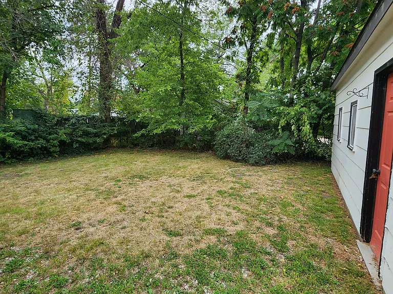 255 N Elizabeth Ave — Photo 6