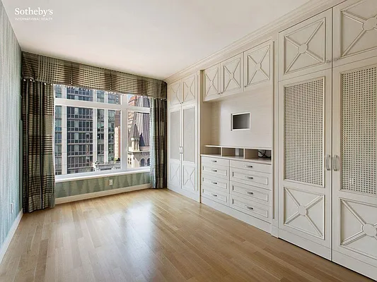 Rented by Sotheby's International Realty | media 22