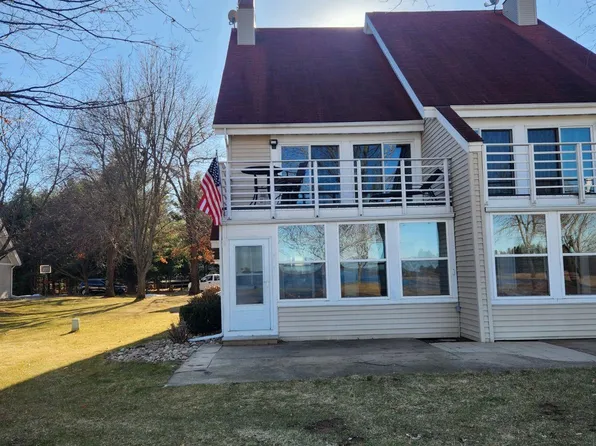 N7484 Harbor Dr, New Lisbon, WI 53950