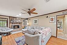 5th image of 11129 Mary Ct