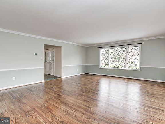 This 18' x 20' UNFURNISHED space offers a bright open layout with a mini split for heating/cooling, tinted windows for privacy, and a new sliding glass door. Best of all, you can design and style it to your taste and make it your own home.