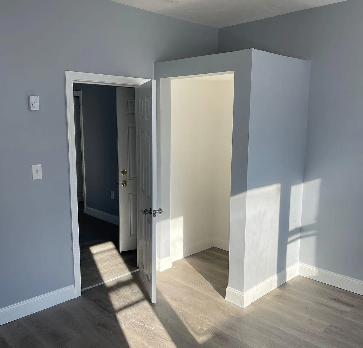 3 bed, 1100 sqft, $2,100 — Photo 3