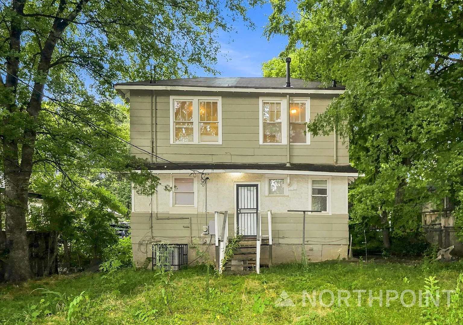 2-Bedroom, 1 Bath Single Family for Rent in Memphis, TN | Fenced backyard & Modern Kitchen — Photo 3