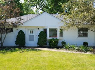 38282 Laura Dr, Eastlake, OH 44095