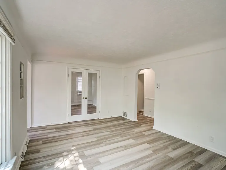 217 Grand Blvd — Photo 32