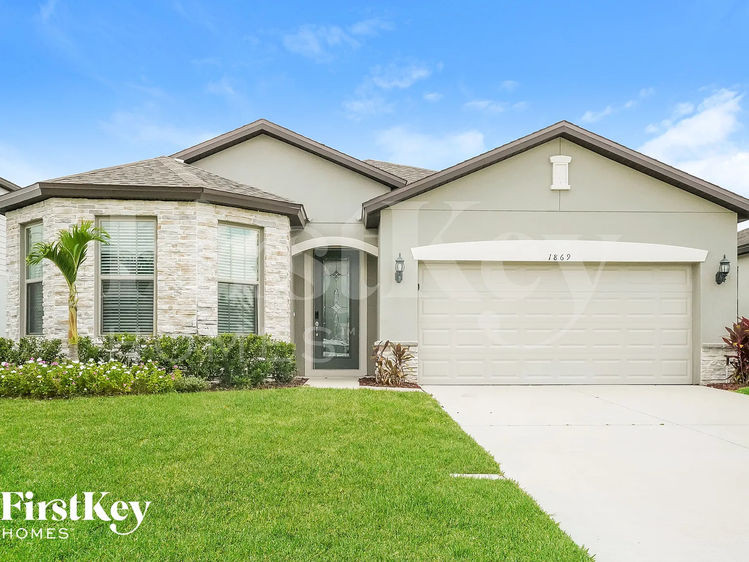 3 bed, 2.0 bath, 1725 sqft, $1,965 — Photo 1