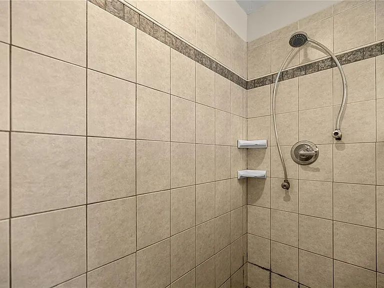 1408 NE 42nd Ave — Photo 31