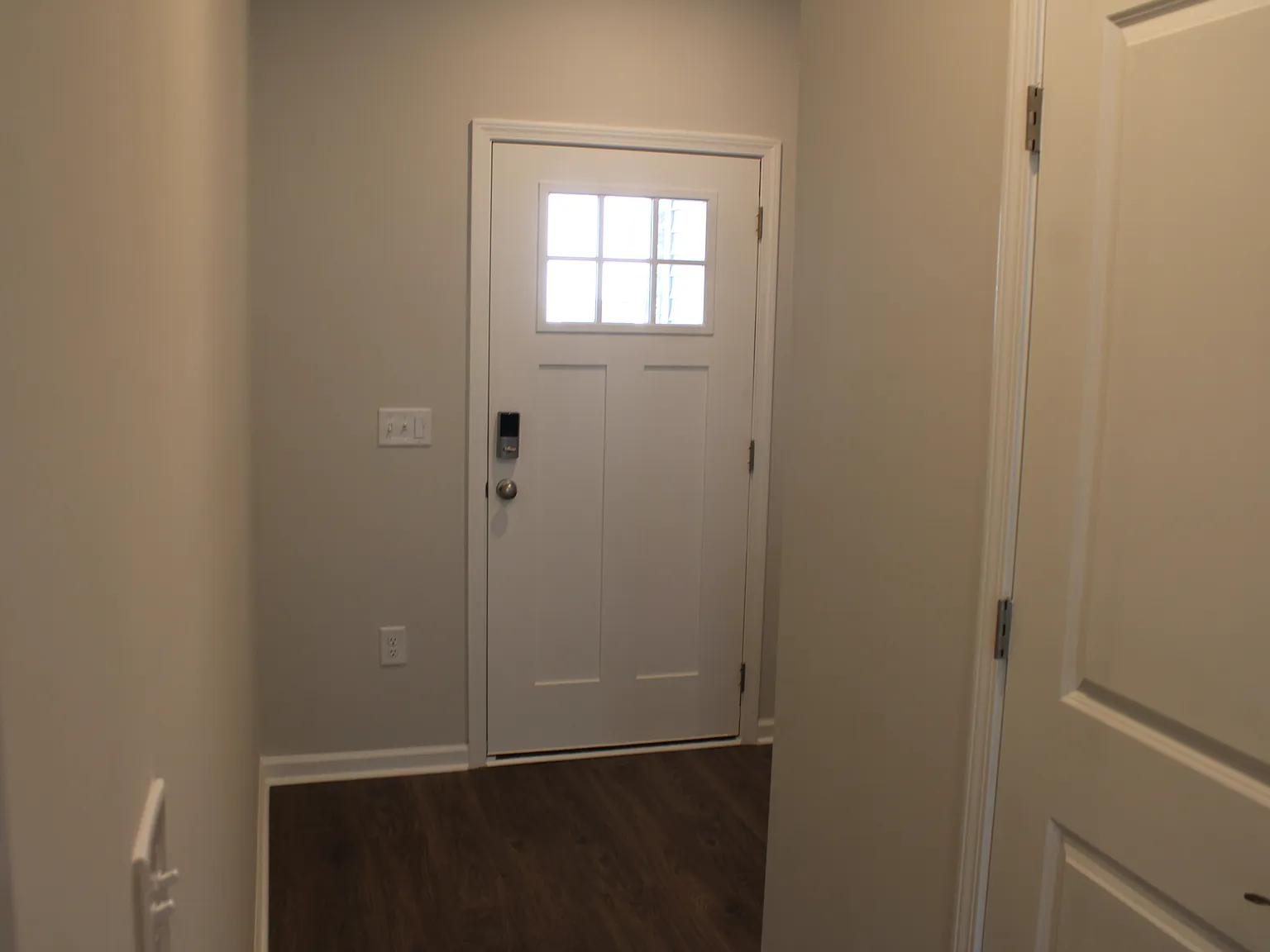 3 bed, 1630 sqft, $1,850 — Photo 2