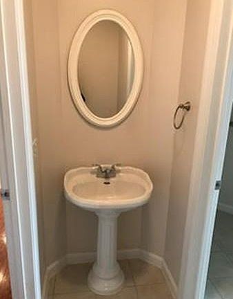 5th image of 5 Woodman Way Unit 307
