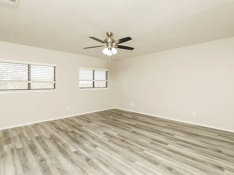 8151 Cheryl Meadow Dr — Photo 11