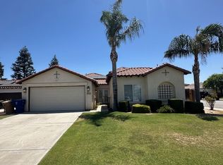 200 Villa Elegante Dr, Bakersfield, CA 93314