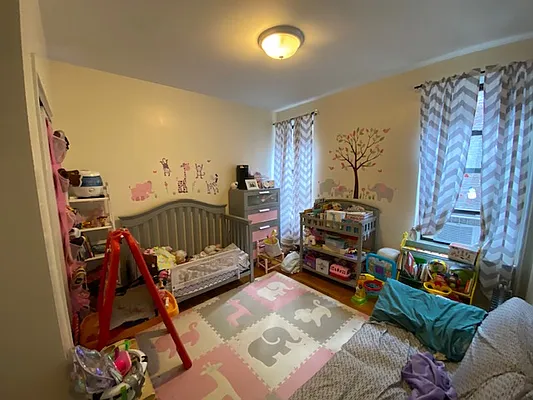 Rented by Mdays Realty | media 37