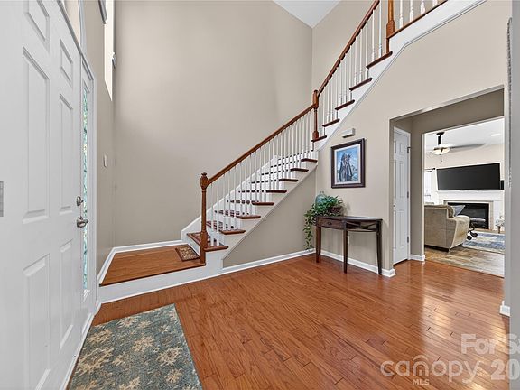 3rd image of 13414 Meadowmere Rd