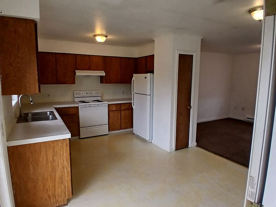 1st image of 3050 Elroy Dr #4