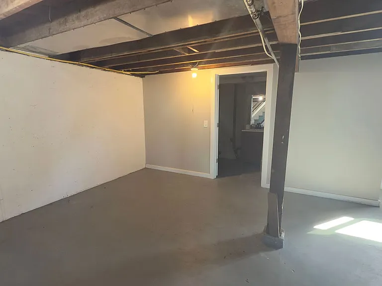 627 W Marine Dr — Photo 27