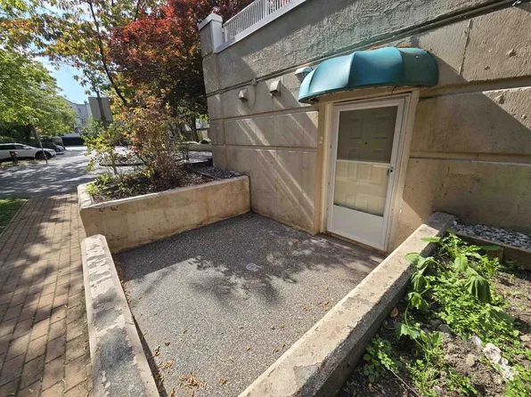 8655 Jones Rd #100, Richmond, BC V6Y 3V7