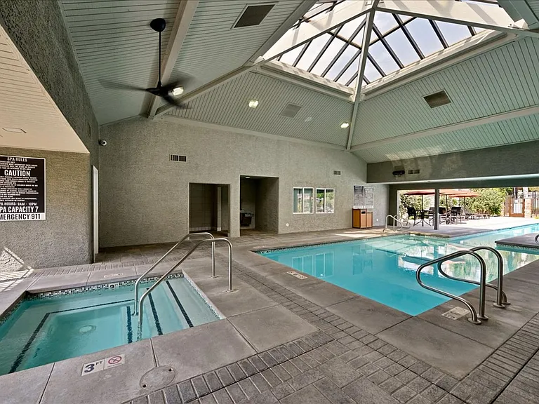 Corona Pointe Resort — Photo 12