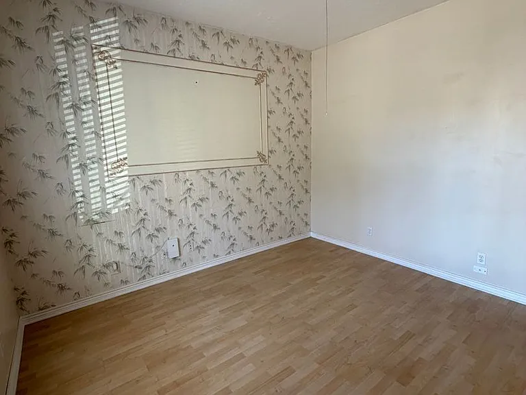 625 E Wilmington Ave — Photo 8
