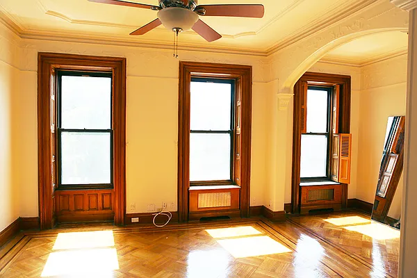 Rented by Chris Stewart, LREB | media 38