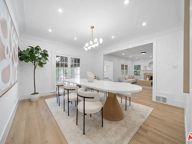 320 Westminster Ave — Photo 22
