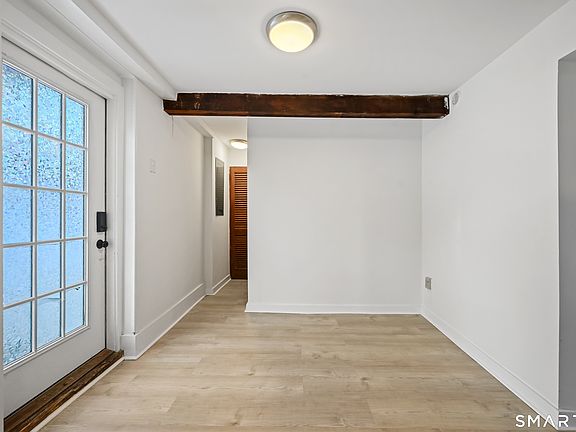 4th image of 99 Ramapoo Rd #B