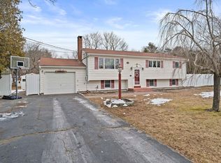 42 King Phillip Ln, Hanover, MA 02339