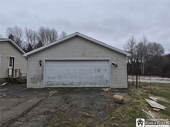 4th image of 5743 Stockton Hartfield Rd