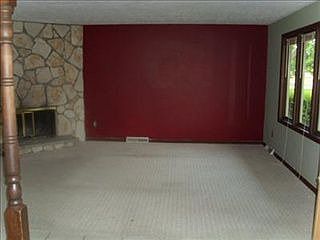 4th image of 15575 Pinewood Dr