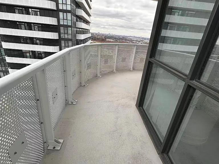 8 Interchange Way #3209 — Photo 11