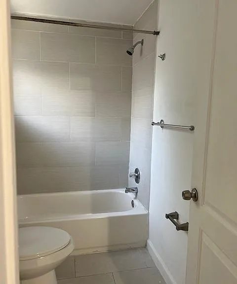 2190 SW 13th St — Photo 5
