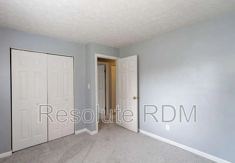 3826 Ireland Dr — Photo 23