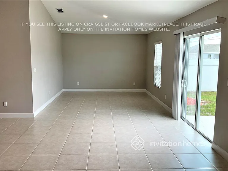 579 Lafayette St SW — Photo 4