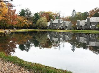 70 Snow Ridge Cir, Lake Harmony, PA 18624