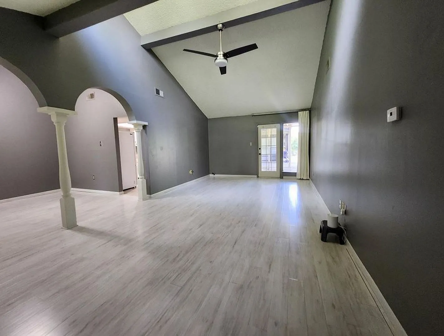 For Lease!! — Photo 2