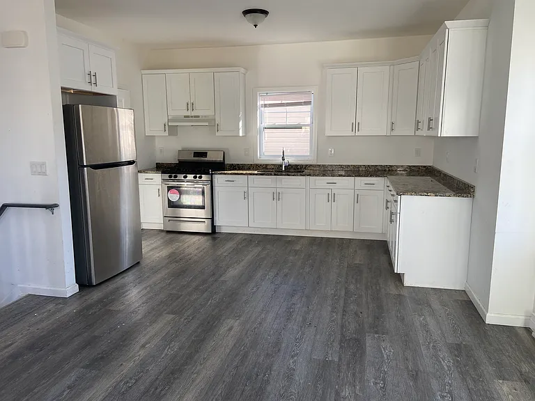 36 N Shore St #36 — Photo 5