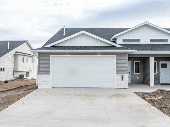 5511 Davies Dr, Bismarck, ND 58503