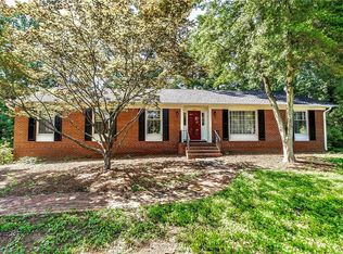 6806 Rollingwood Dr, Clemmons, NC 27012