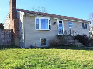 26 Norseman Dr, Portsmouth, RI 02871