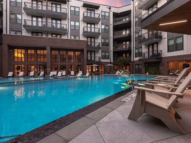 Troubadour Apartments — Photo 80