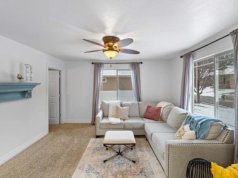 7102 N Mohican Dr — Photo 3