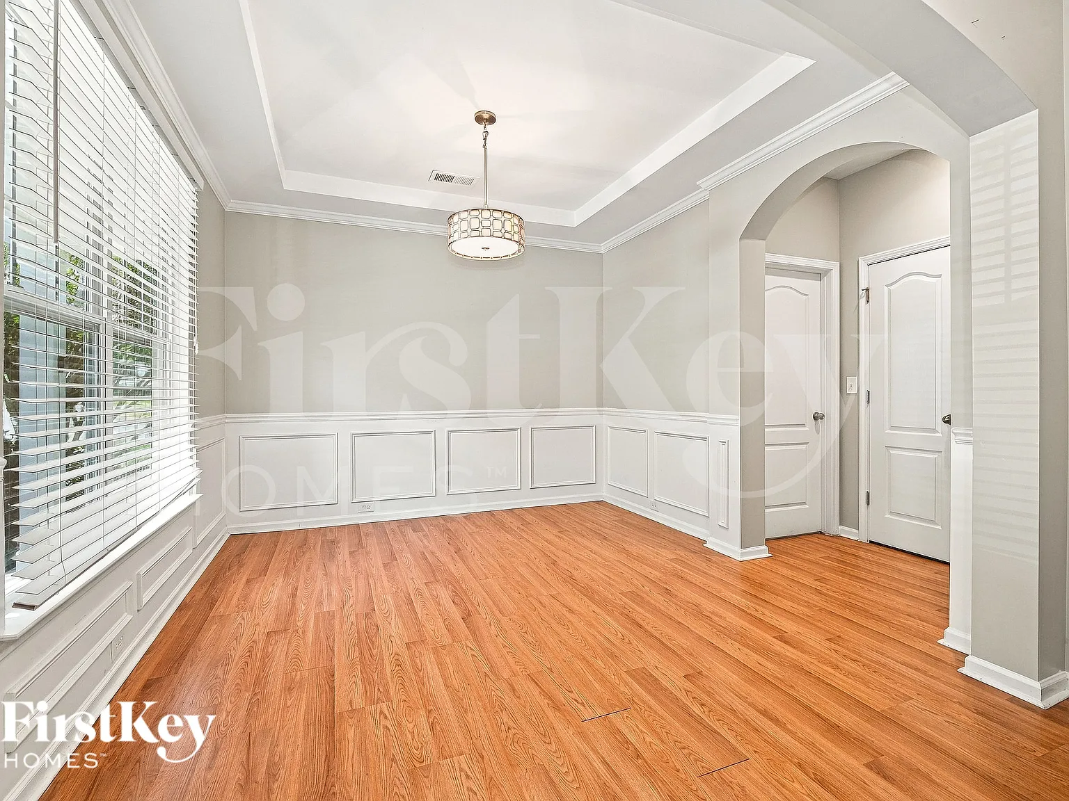 3 bed, 2.5 bath, 2441 sqft, $2,355 — Photo 3