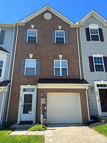 1606 Trestle St Photo 1