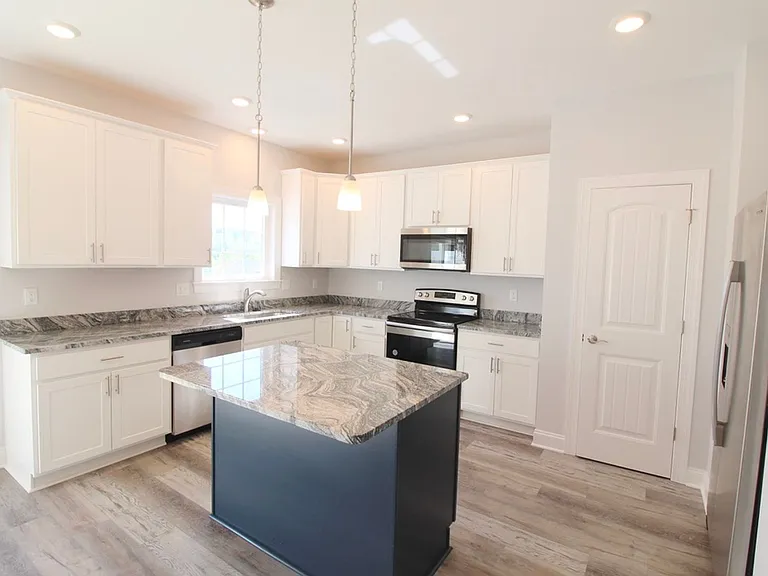 1073 Bluemoon Dr — Photo 11