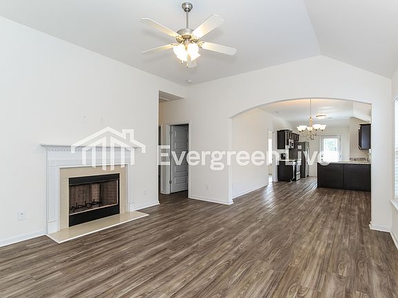 2nd image of 4834 Cove Ln